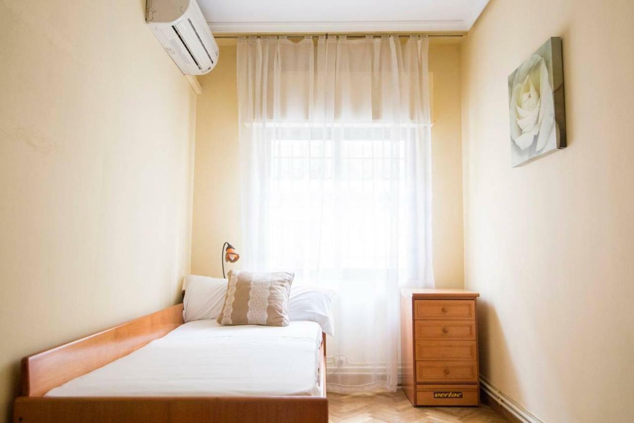 Home & Private Terrace Wifi + Aircon มาดริด ภายนอก รูปภาพ